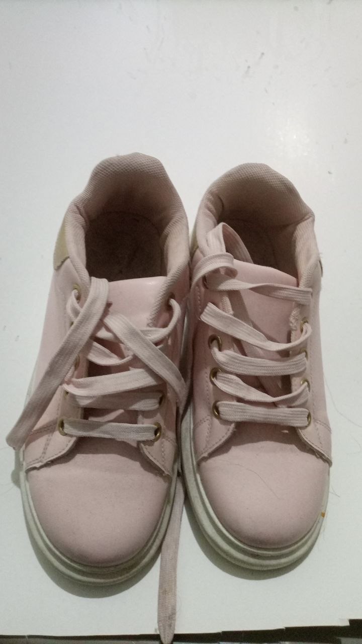 Zapatillas Urbanas Casuales Color Rosa para Mujer con Ajuste de Cordones